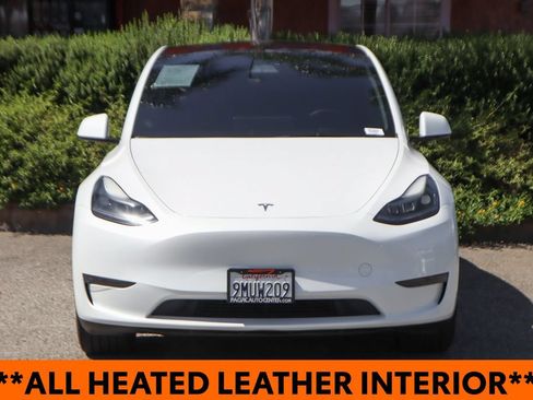 Used 2024 Tesla Model Y Long Range RWD image 3
