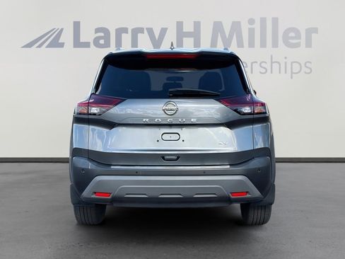 Used 2021 Nissan Rogue SV w/ Premium Package image 5