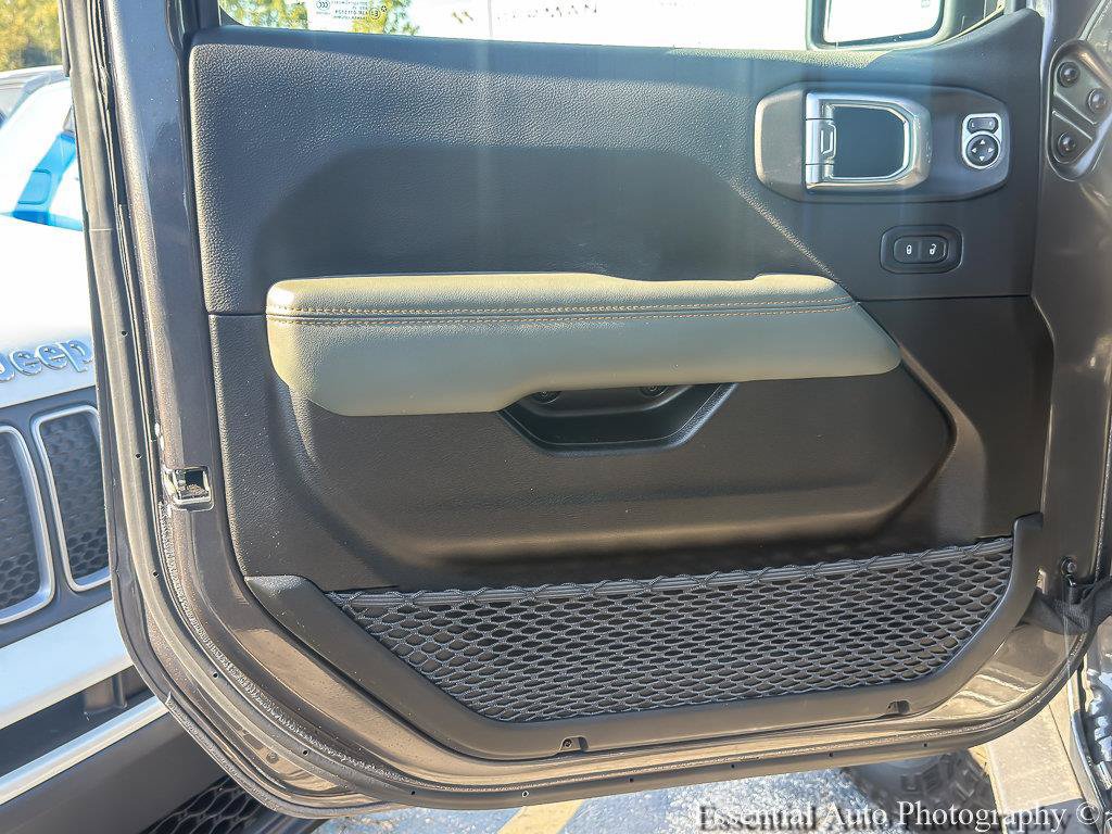 Certified 2025 Jeep Gladiator Mojave AWD/4WD image 25