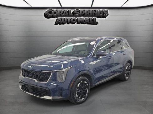 Used 2024 Kia Sorento S w/ Panoramic Sunroof Package FWD image 3