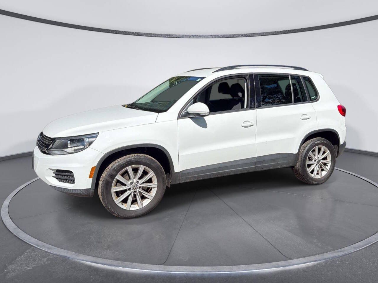 Used 2017 Volkswagen Tiguan S AWD/4WD image 1