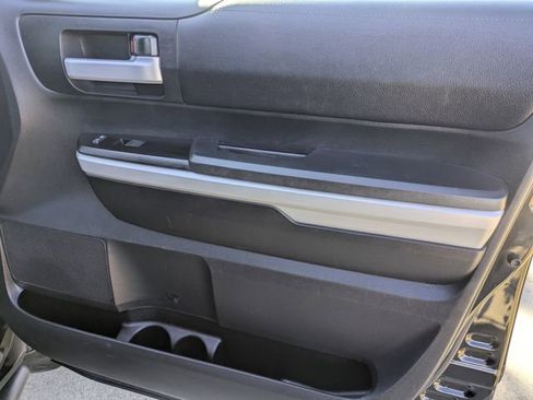 Used 2018 Toyota Tundra SR5 image 32