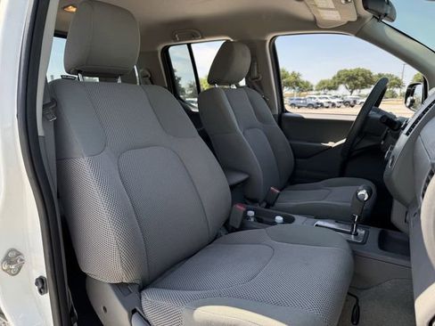 Used 2018 Nissan Frontier SV RWD image 26