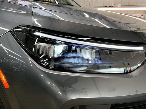 New 2026 Volkswagen Tiguan SE image 32