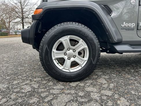 Used 2020 Jeep Wrangler Sport S image 13