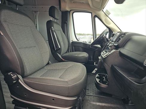 Used 2025 RAM ProMaster 2500 FWD image 11