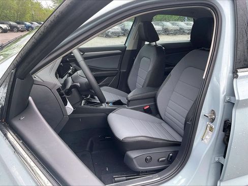 New 2026 Volkswagen Jetta SE FWD image 11