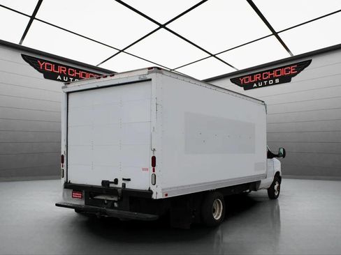 Used 2014 Ford E-350 and Econoline 350 Super Duty image 5