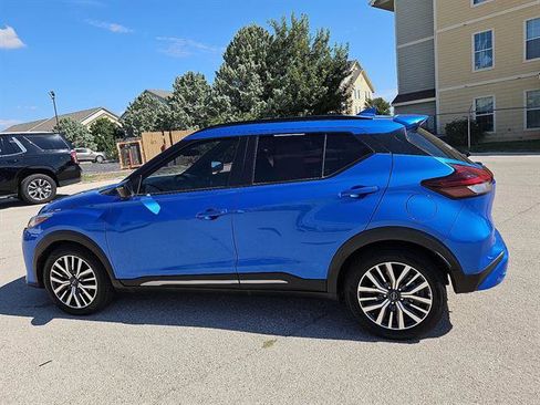 Used 2024 Nissan Kicks SR image 2