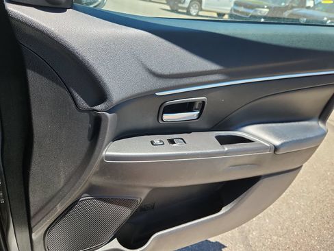 Used 2015 Mitsubishi Outlander Sport SE AWD/4WD image 12