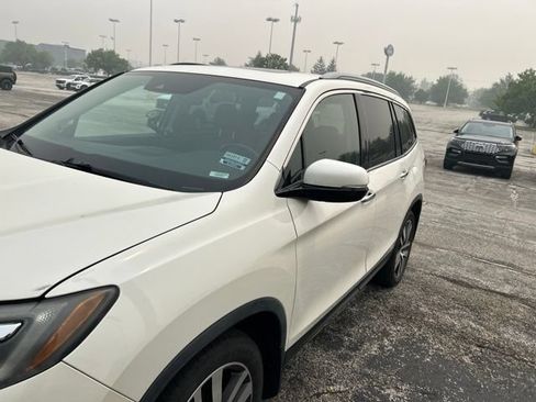 Used 2017 Honda Pilot Touring image 2