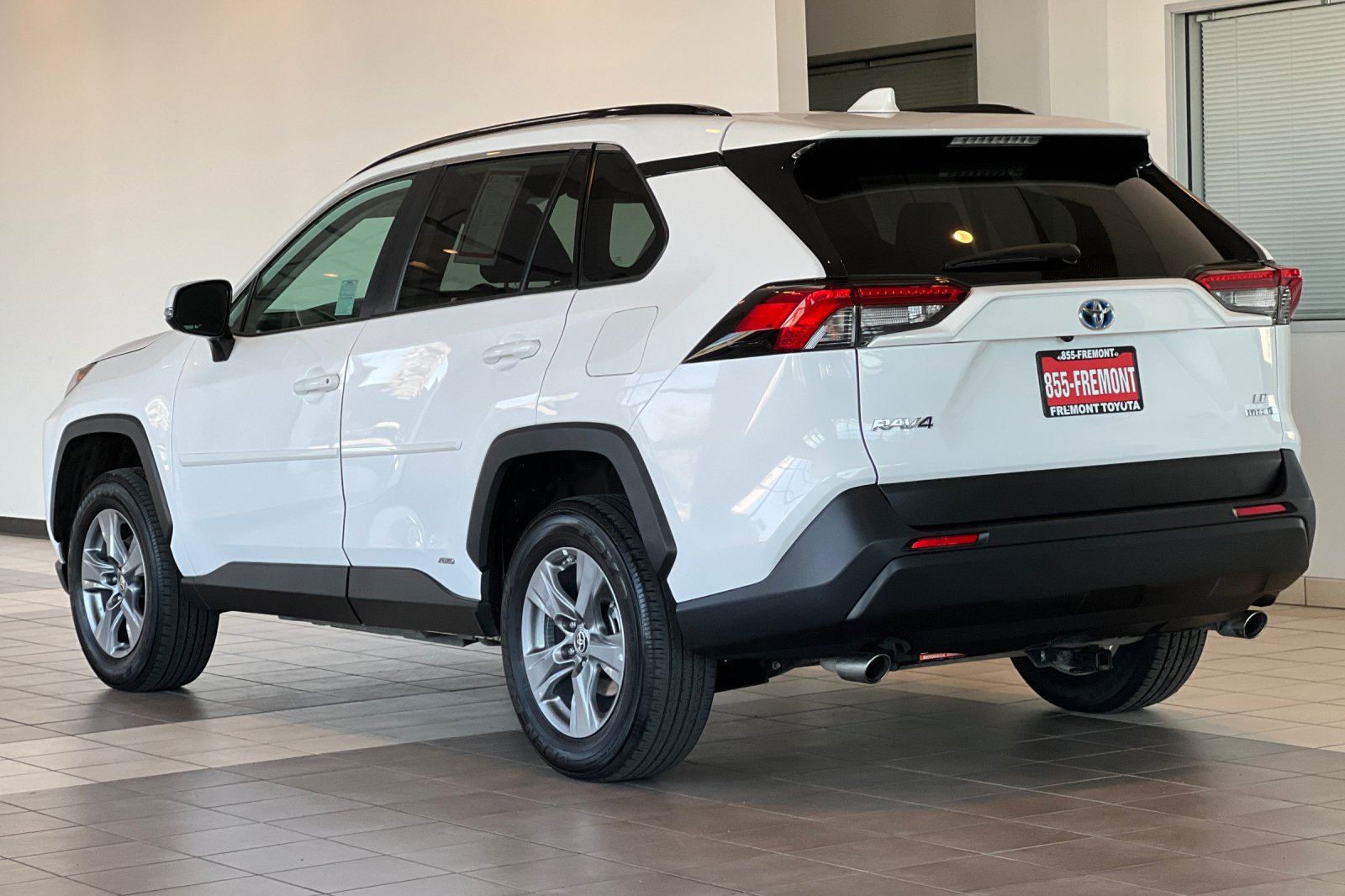 Certified 2024 Toyota RAV4 LE AWD/4WD image 6