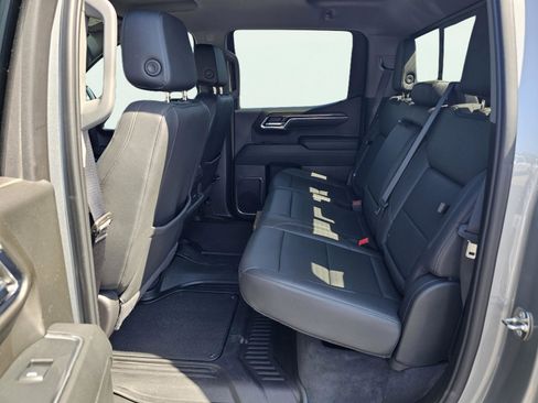 Used 2024 Chevrolet Silverado 1500 LT Trail Boss w/ LT Trail Boss Premium Package AWD/4WD image 32