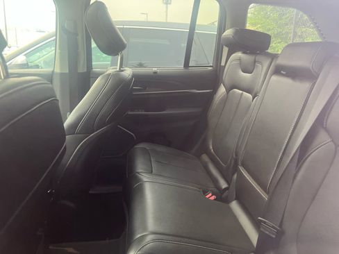 Used 2023 Jeep Grand Cherokee 4WD 4xe w/ Luxury Tech Group II image 5