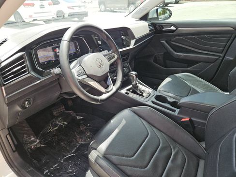 Used 2024 Volkswagen Jetta SEL FWD image 9