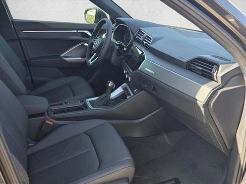 New 2025 Audi Q3 2.0T Premium image 12