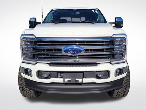Used 2024 Ford F350 Limited image 3