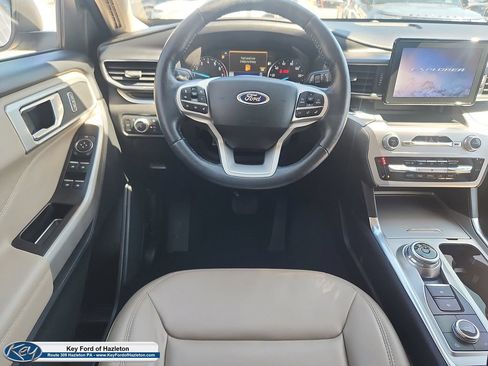 Used 2022 Ford Explorer XLT w/ Equipment Group 202A AWD/4WD image 10