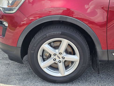 Used 2019 Ford Explorer XLT w/ Equipment Group 201A FWD image 13