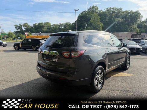 Used 2017 Chevrolet Traverse LT FWD image 10