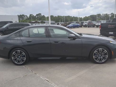 Used 2026 BMW 530i xDrive AWD/4WD image 4
