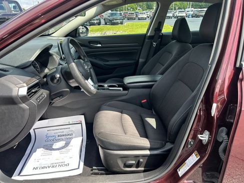 Used 2024 Nissan Altima 2.5 SV FWD image 13