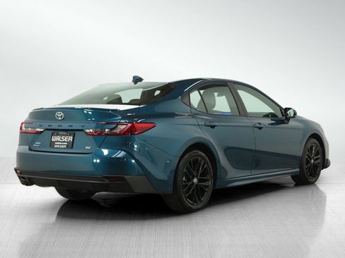 Used 2026 Toyota Camry SE w/ Multimedia Upgrade Package image 5