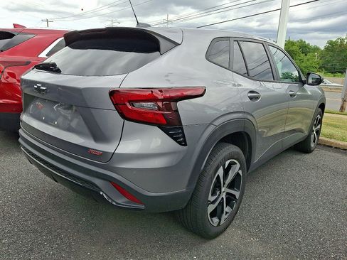 Used 2025 Chevrolet Trax RS FWD image 5