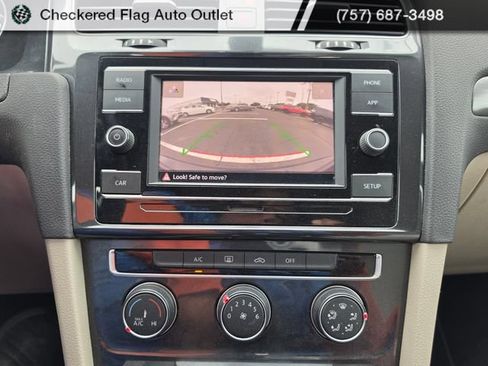 Used 2019 Volkswagen Golf S FWD image 20