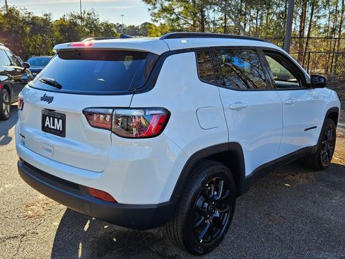 New 2026 Jeep Compass Latitude image 12