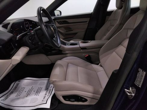 Used 2023 Porsche Taycan w/ Premium Package image 29