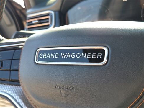 Used 2022 Jeep Grand Wagoneer Series III image 23