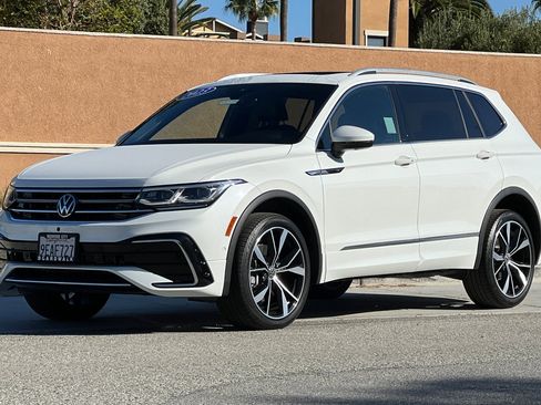 Used 2023 Volkswagen Tiguan SEL R-Line image 8