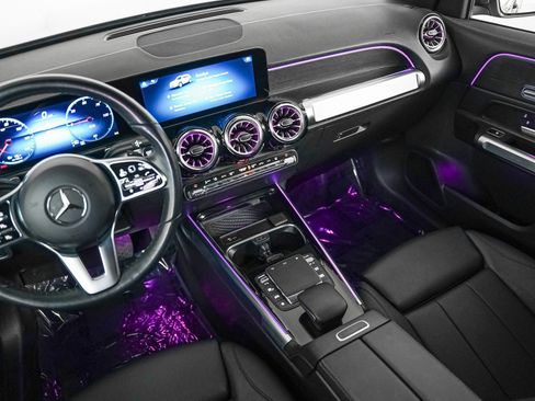 Certified 2023 Mercedes-Benz EQB 250+ w/ Exclusive Package image 17