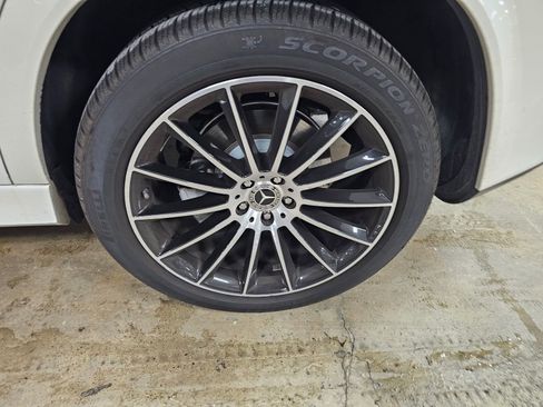 Used 2023 Mercedes-Benz GLE 450 4MATIC image 10