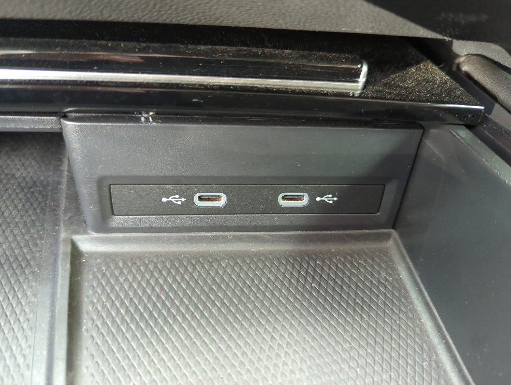 Used 2024 Volkswagen Atlas SE FWD image 41
