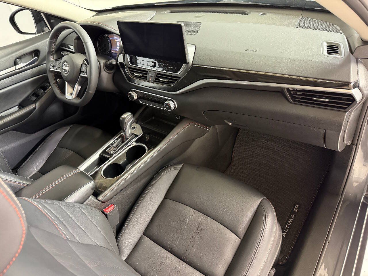 Used 2024 Nissan Altima 2.5 SR w/ SR Premium Package FWD image 24