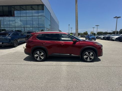 Used 2025 Nissan Rogue SL w/ SL Premium Package FWD image 6