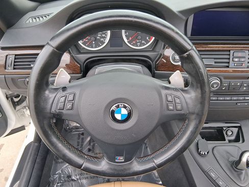 Used 2010 BMW M3 Convertible image 13