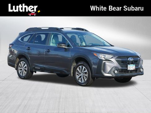 Used 2025 Subaru Outback Premium image 1