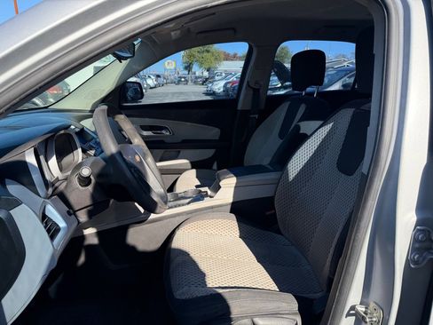 Used 2011 Chevrolet Equinox LS image 20