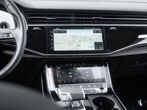 Used 2022 Audi Q8 Premium Plus w/ Premium Plus Package image 13