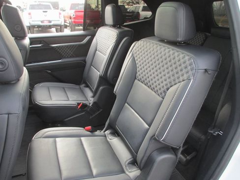 Certified 2024 GMC Acadia Denali w/ Super Cruise Package image 19