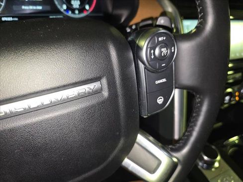 Certified 2018 Land Rover Discovery HSE Luxury AWD/4WD image 21