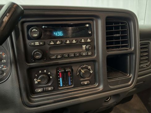 Used 2005 Chevrolet Silverado 1500 LS w/ Light Duty Power Package image 13