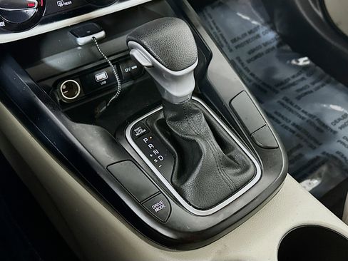 Certified 2023 Kia Soul LX w/ LX Technology Package image 16