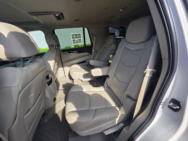 Used 2017 Cadillac Escalade Luxury AWD/4WD image 21