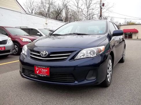 Used 2013 Toyota Corolla LE image 1