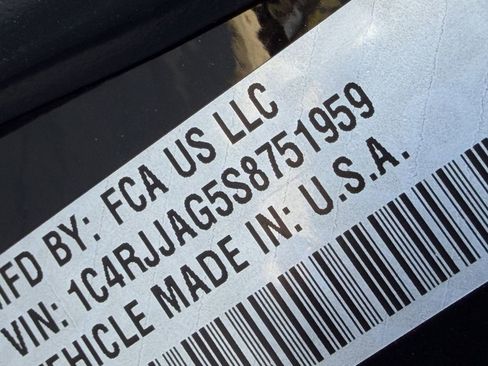 New 2025 Jeep Grand Cherokee L Altitude image 21