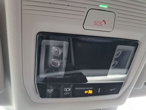 New 2025 Volkswagen Tiguan SE image 17